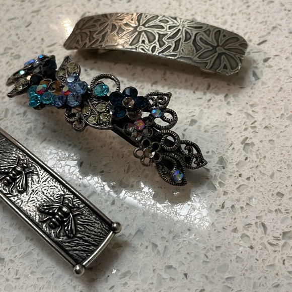 Bundle of 3 Metal Hair Snap Clips With Flowers, Bees, Rhinestones, Gems - Picture 3 of 4
